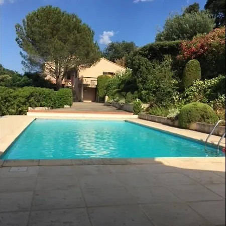 Maison - Grand Jardin Piscine Privee *
