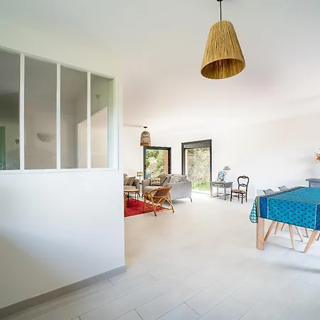 Maison - Grand Jardin Piscine Privée *