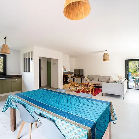 Maison - Grand Jardin Piscine Privée *