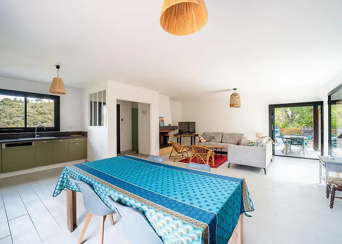 Maison - Grand Jardin Piscine Privee *